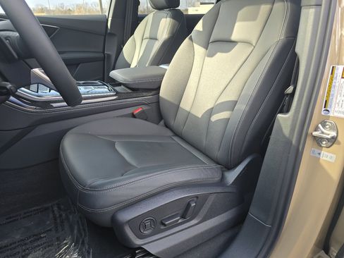 Certified 2025 Audi Q7 2.0T Premium Plus w/ Premium Plus Package image 39