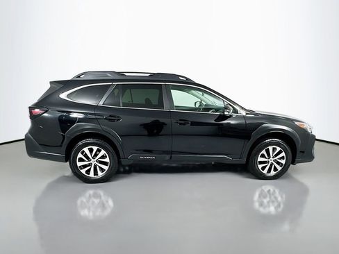 Used 2023 Subaru Outback Premium AWD/4WD image 7