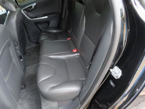 Used 2015 Volvo XC60 3.2 Platinum AWD/4WD image 12