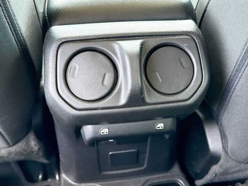 Used 2022 Jeep Gladiator Sport AWD/4WD image 18