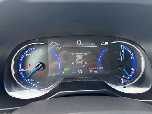 Used 2025 Toyota RAV4 XLE AWD/4WD image 22