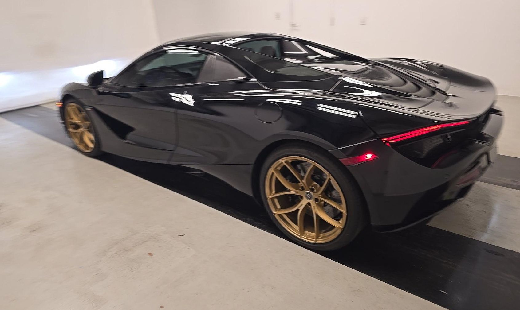 Used 2020 McLaren 720S Luxury RWD image 4