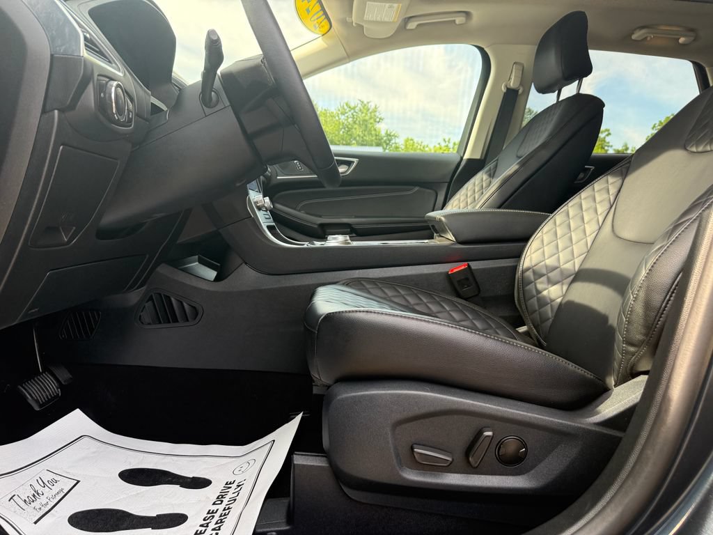 Used 2024 Ford Edge Titanium AWD/4WD image 16