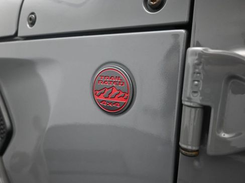 Used 2018 Jeep Wrangler Unlimited Rubicon AWD/4WD image 11