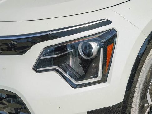 Used 2024 Kia Niro Wind FWD image 6