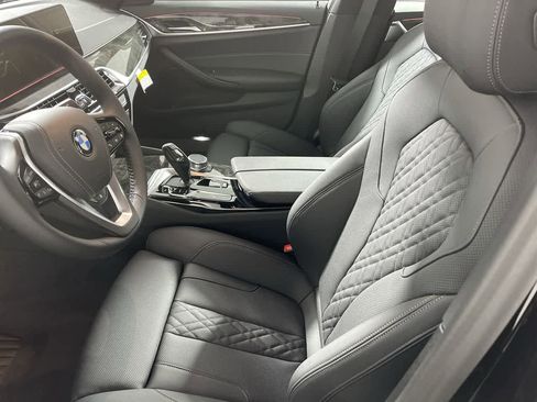 Used 2023 BMW 540i xDrive w/ Convenience Package AWD/4WD image 9