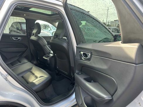 Used 2025 Volvo XC60 B5 Core w/ Climate Package image 13