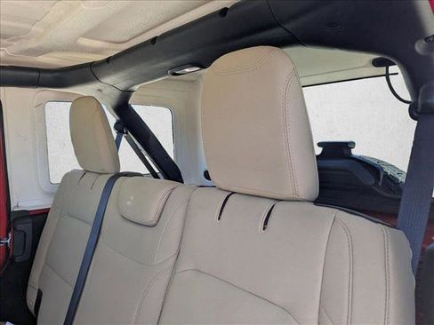 Certified 2018 Jeep Wrangler Unlimited Sport S AWD/4WD image 15