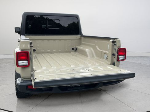 Used 2022 Jeep Gladiator Sport AWD/4WD image 19
