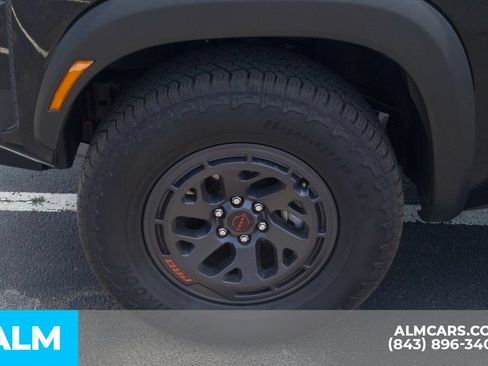 Used 2026 Nissan Frontier PRO-4X AWD/4WD image 12
