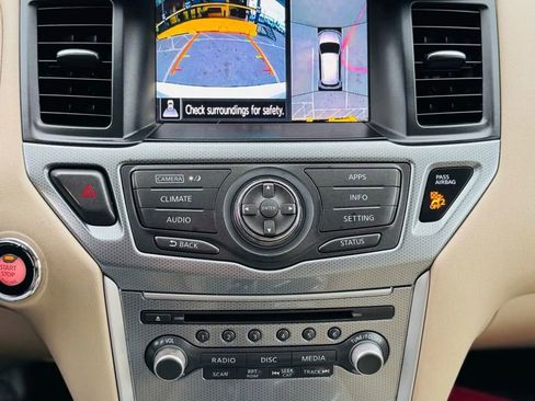 Used 2017 Nissan Pathfinder SL image 18