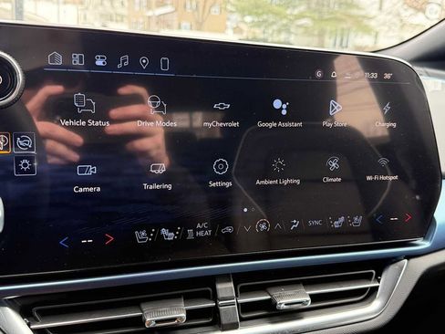 New 2026 Chevrolet Equinox EV LT image 44