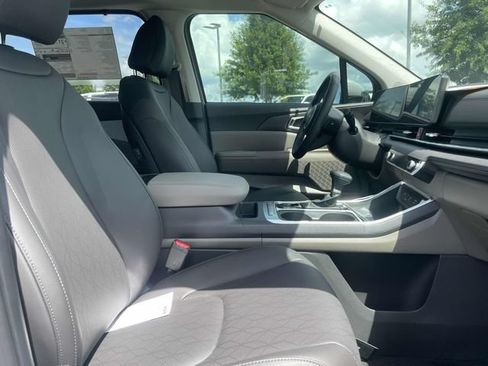 New 2026 Kia Carnival EX FWD image 13
