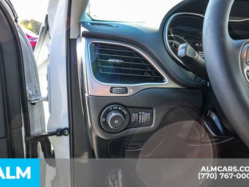 Used 2021 Jeep Cherokee Latitude Lux image 27