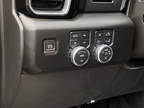 Used 2022 GMC Sierra 1500 Denali AWD/4WD image 12