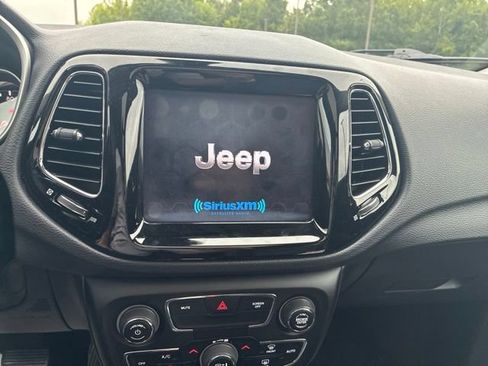 Used 2020 Jeep Compass Limited AWD/4WD image 11