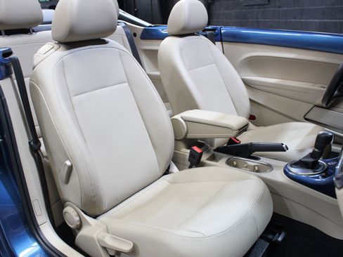 Used 2018 Volkswagen Beetle 2.0T SE w/ SE Premium Package image 44