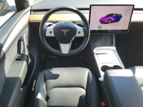 Used 2023 Tesla Model Y Long Range AWD/4WD image 14