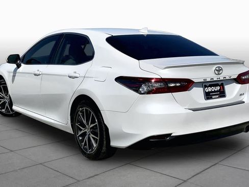 Used 2022 Toyota Camry XLE FWD image 12