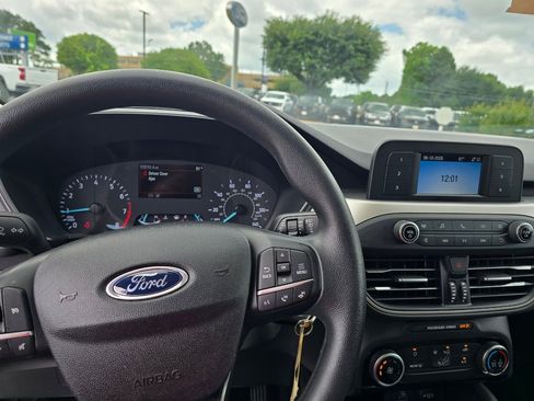 Used 2022 Ford Escape S FWD image 10