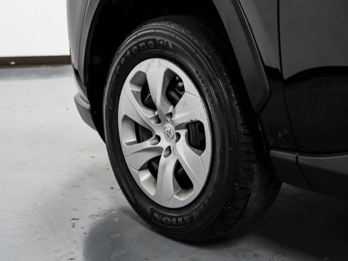 Used 2021 Toyota RAV4 LE image 57