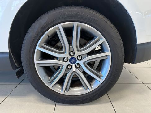 Used 2022 Ford Edge Titanium w/ Class II Trailer Tow Package AWD/4WD image 8