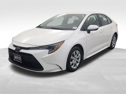 Used 2024 Toyota Corolla LE image 9