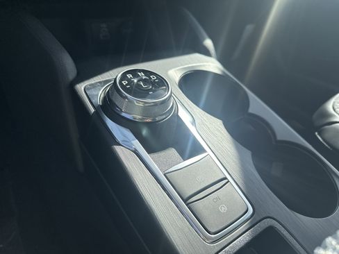 New 2025 Ford Escape SE image 19