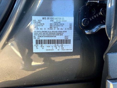 New 2025 Ford Explorer Active w/ Active Comfort Package image 18