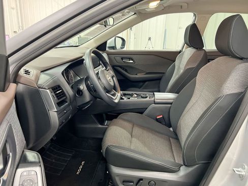 Used 2023 Nissan Rogue SV AWD/4WD image 19