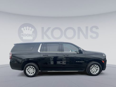 Used 2024 Chevrolet Suburban LT AWD/4WD image 17