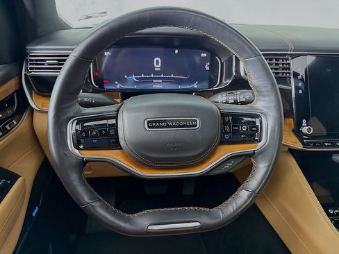 Used 2023 Jeep Grand Wagoneer Series III image 11