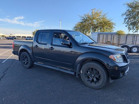 Used 2020 Nissan Frontier SV w/ Midnight Edition Floor Mats image 8