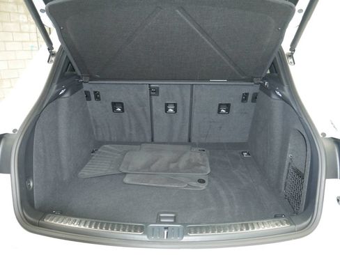 Certified 2023 Porsche Macan AWD/4WD image 22
