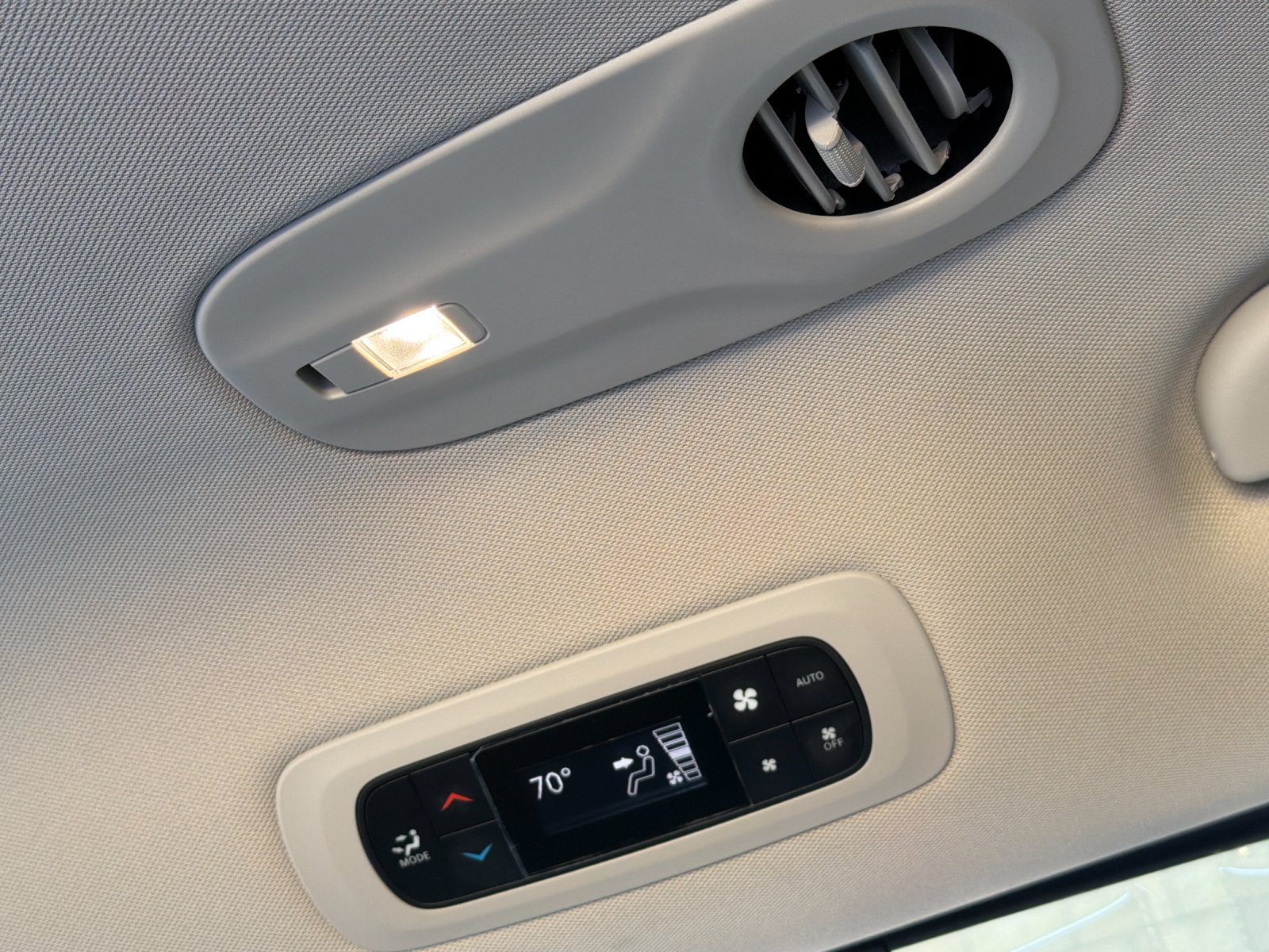 Used 2021 Chrysler Pacifica Touring FWD image 36