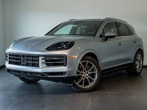 Certified 2024 Porsche Cayenne image 1