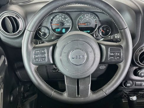 Used 2018 Jeep Wrangler Unlimited Sport w/ Connectivity Group AWD/4WD image 16