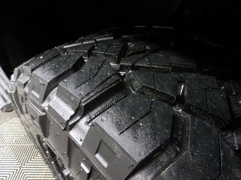 Used 2023 Ford F150 Lariat w/ Equipment Group 502A High image 8