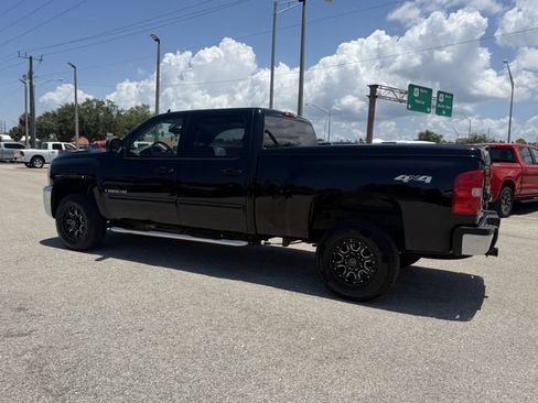 Used 2009 Chevrolet Silverado 2500 LTZ w/ Safety Package AWD/4WD image 8