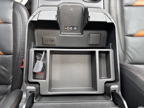 Used 2025 GMC Sierra 1500 AT4 w/ AT4 Premium Package AWD/4WD image 22