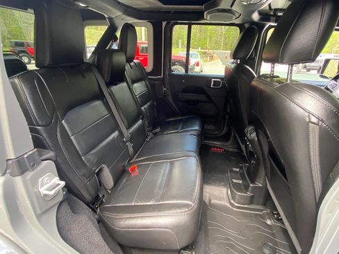 Used 2021 Jeep Wrangler Unlimited Sahara image 16