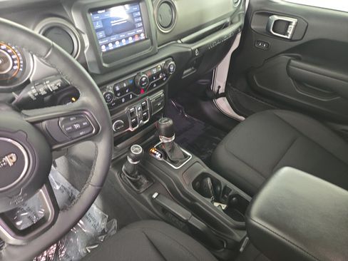 Used 2022 Jeep Wrangler Unlimited Sport AWD/4WD image 27