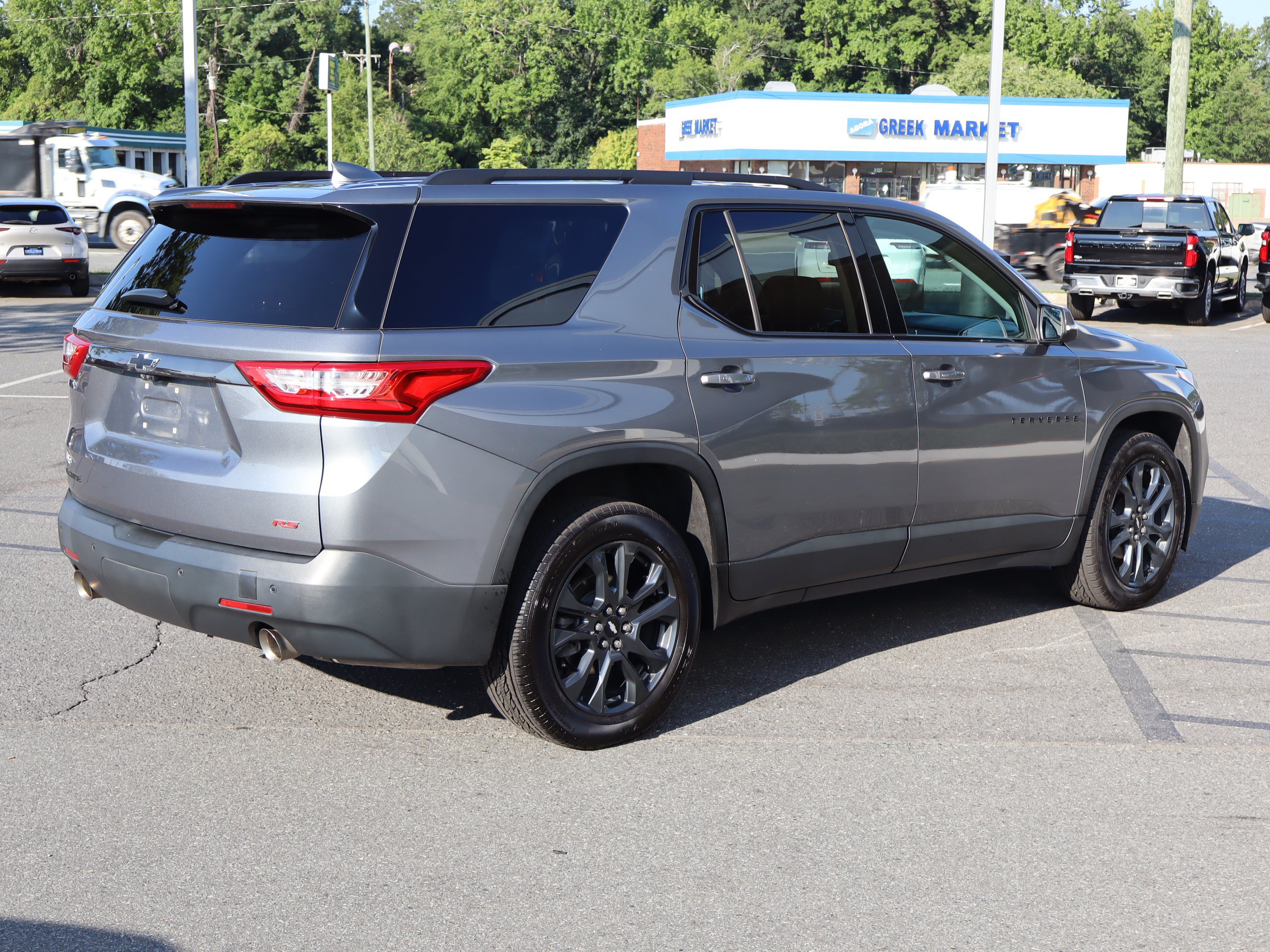 Used 2021 Chevrolet Traverse RS FWD image 10