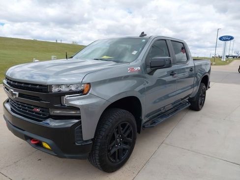 Used 2021 Chevrolet Silverado 1500 LT Trail Boss w/ Convenience Package II AWD/4WD image 8