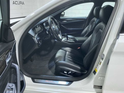 Used 2017 BMW 530i xDrive AWD/4WD image 2