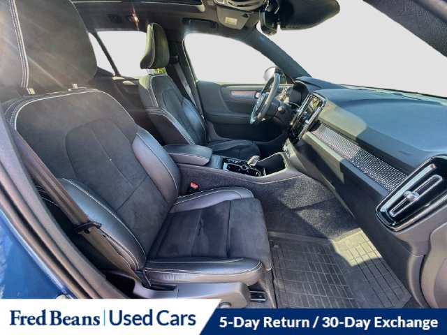 Used 2021 Volvo XC40 T5 R-Design w/ Climate Package AWD/4WD image 34