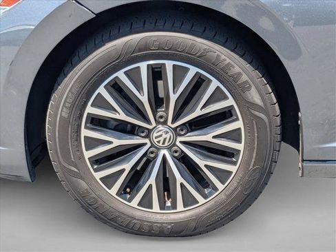 Used 2019 Volkswagen Jetta SE FWD image 19