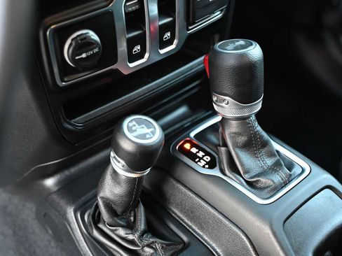 Used 2021 Jeep Wrangler Sport image 15