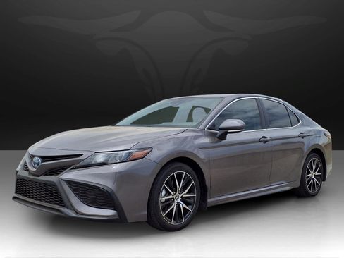 Used 2024 Toyota Camry SE w/ Audio Upgrade Package FWD image 1