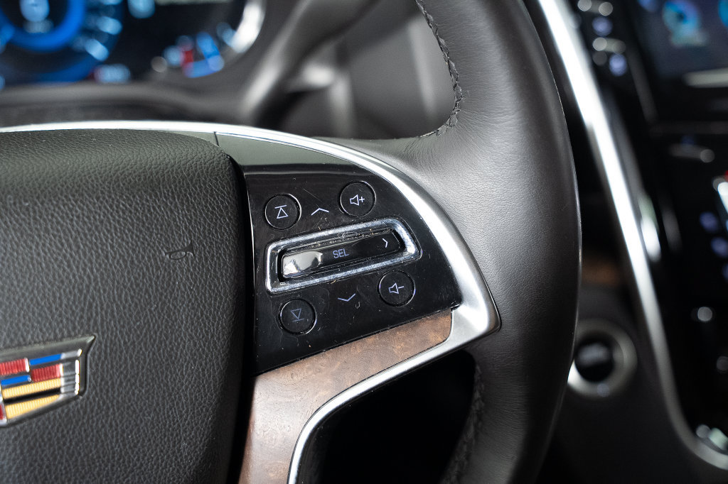 Used 2020 Cadillac Escalade Premium Luxury RWD image 29